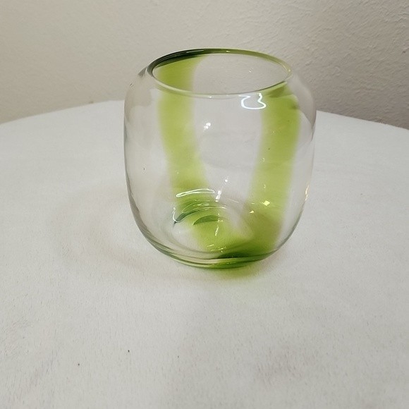 Clear vase hand blown heavy art glass with lime green clear stripe - Picture 2 of 10